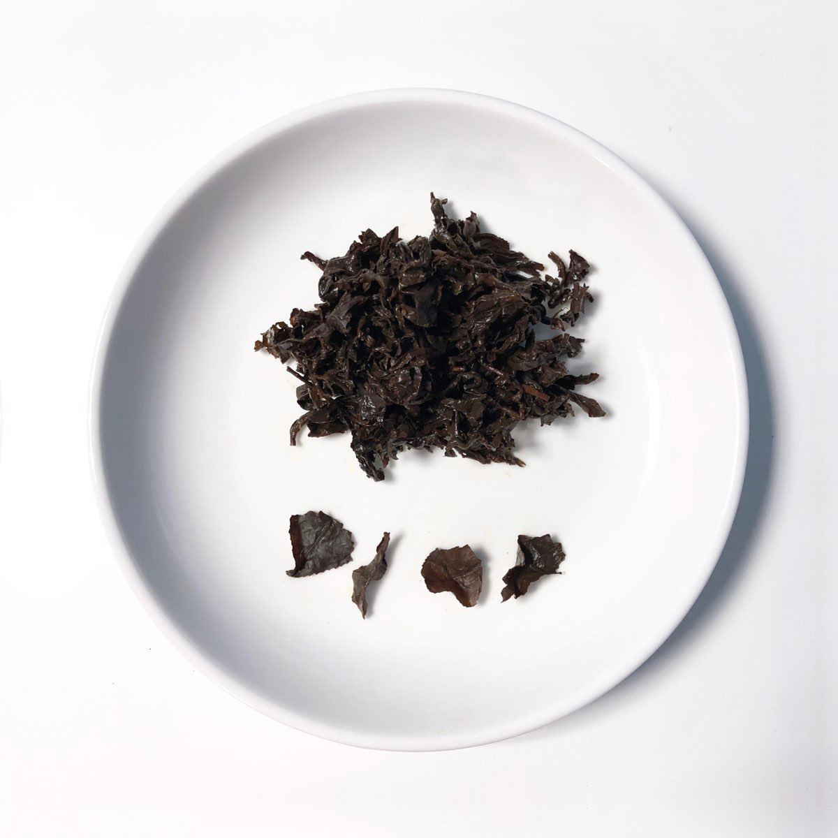 紅烏龍 Black Oolong Tea 濕茶葉 wet tea leaf 台灣茶 taiwan tea | 茶學家 tea scholar重發酵至葉子全變紅褐色