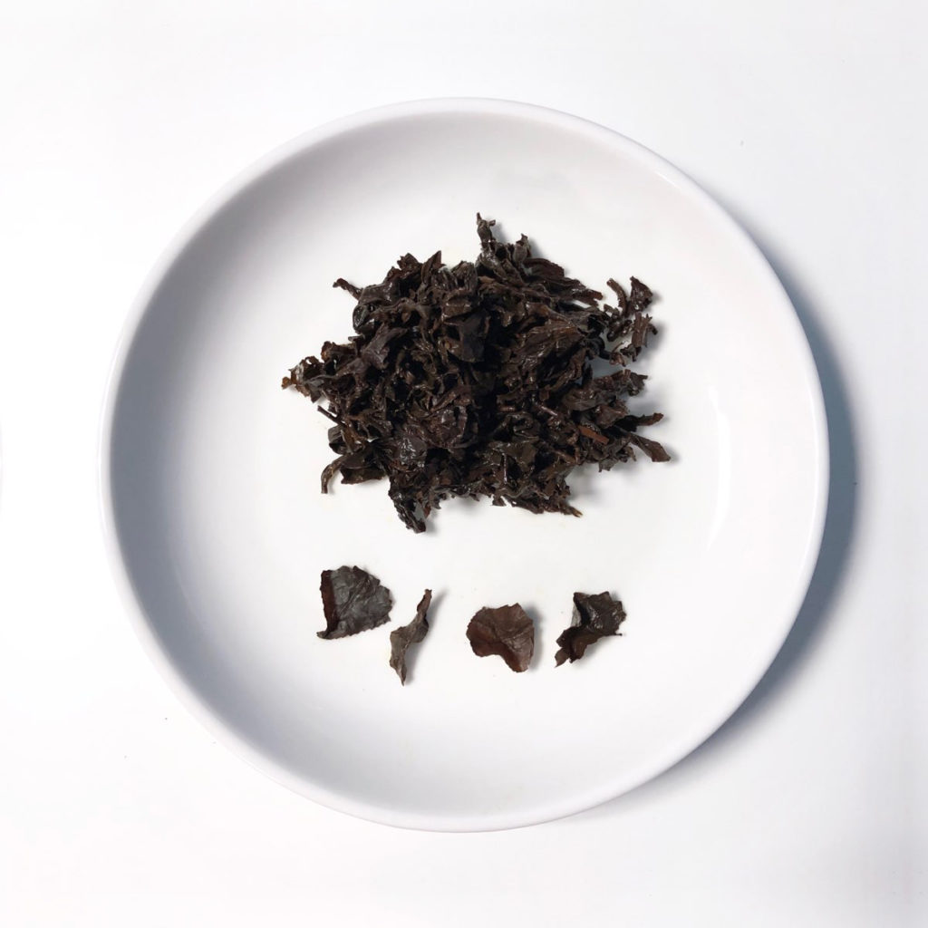 紅烏龍 Black Oolong Tea 濕茶葉 wet tea leaf 台灣茶 taiwan tea | 茶學家 tea scholar